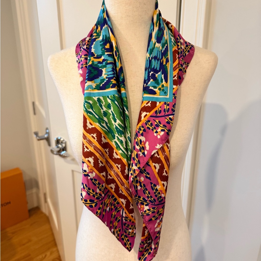 Source Unknown Multicolor Printed Silk-Feel Scarf in Pink, Green & Blue